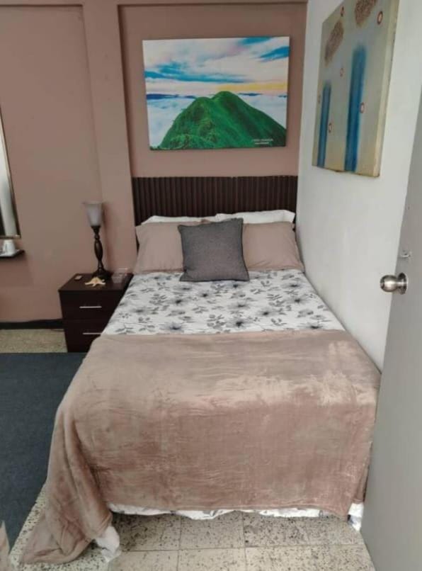 Hostal Genoveva Bed and Breakfast in San Salvador