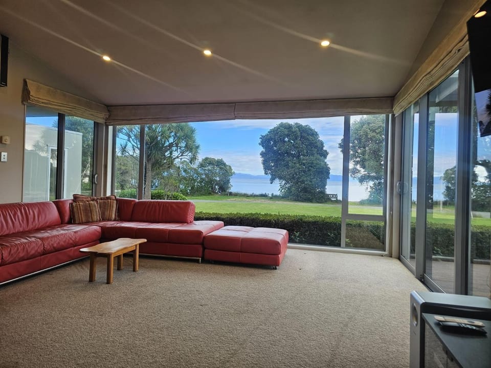 Ligar Bay Coastal Stay House in Tasman District, Tasman, New Zealand