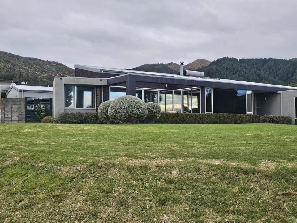Ligar Bay Coastal Stay House in Tasman District, Tasman, New Zealand
