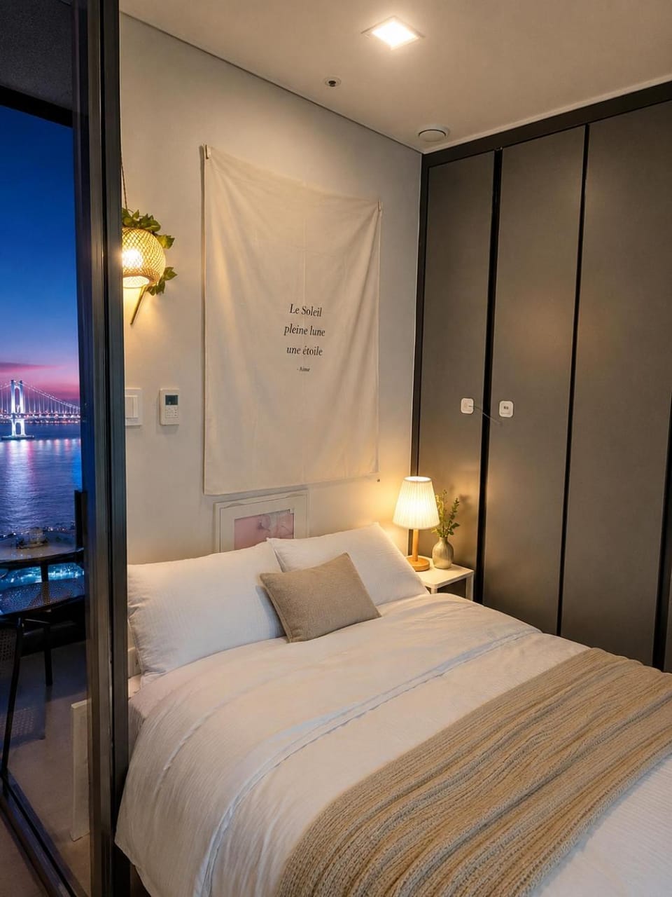 Bed, Photo of the whole room, Bedroom, Sea view, wardrobe