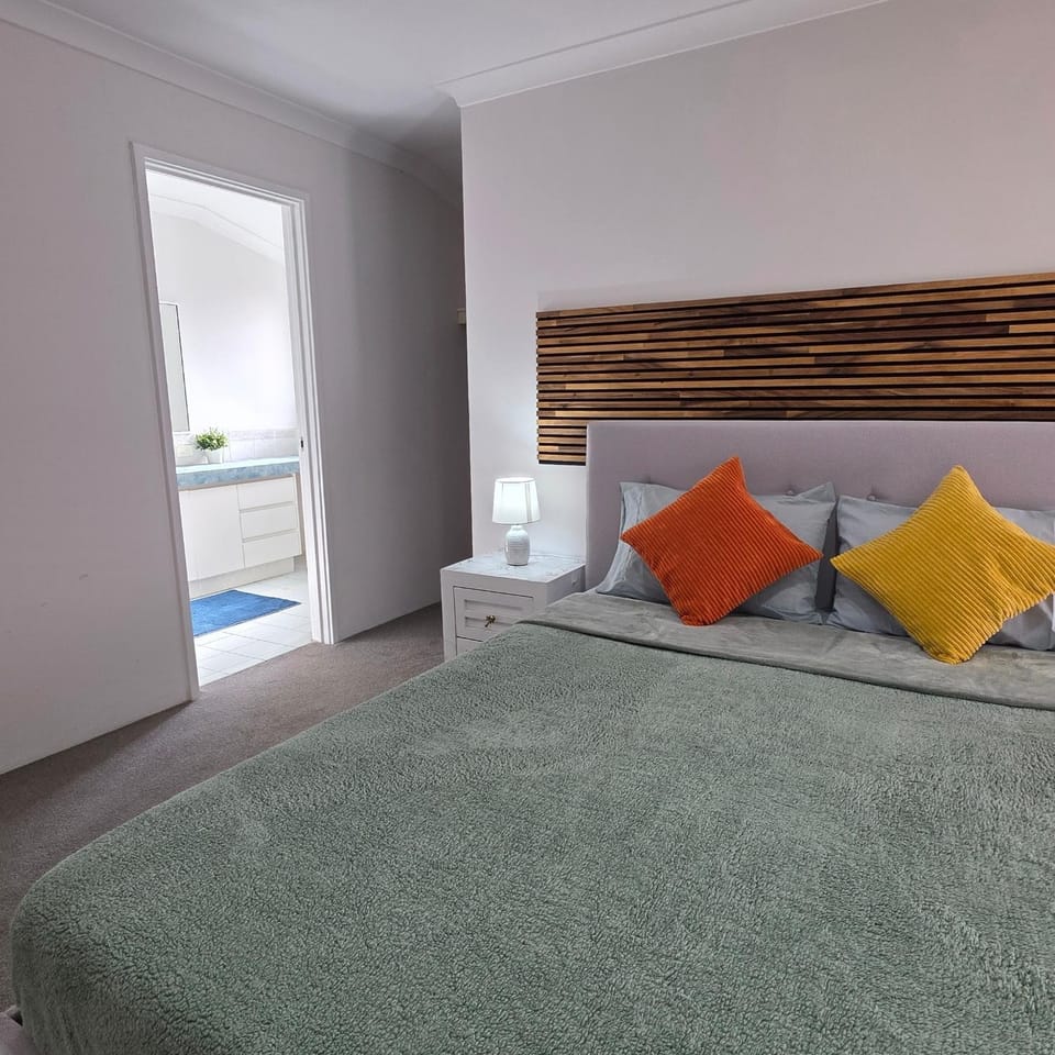 Comfy rooms Near the perth airport Vacation rental in Perth