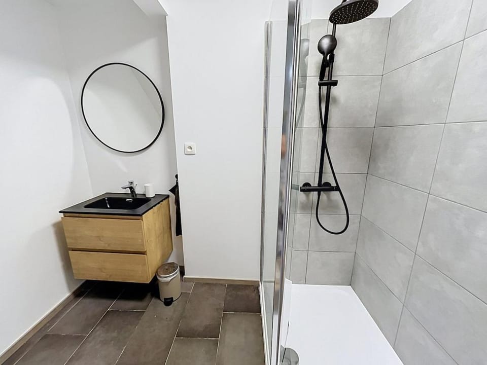 Shower, Bathroom
