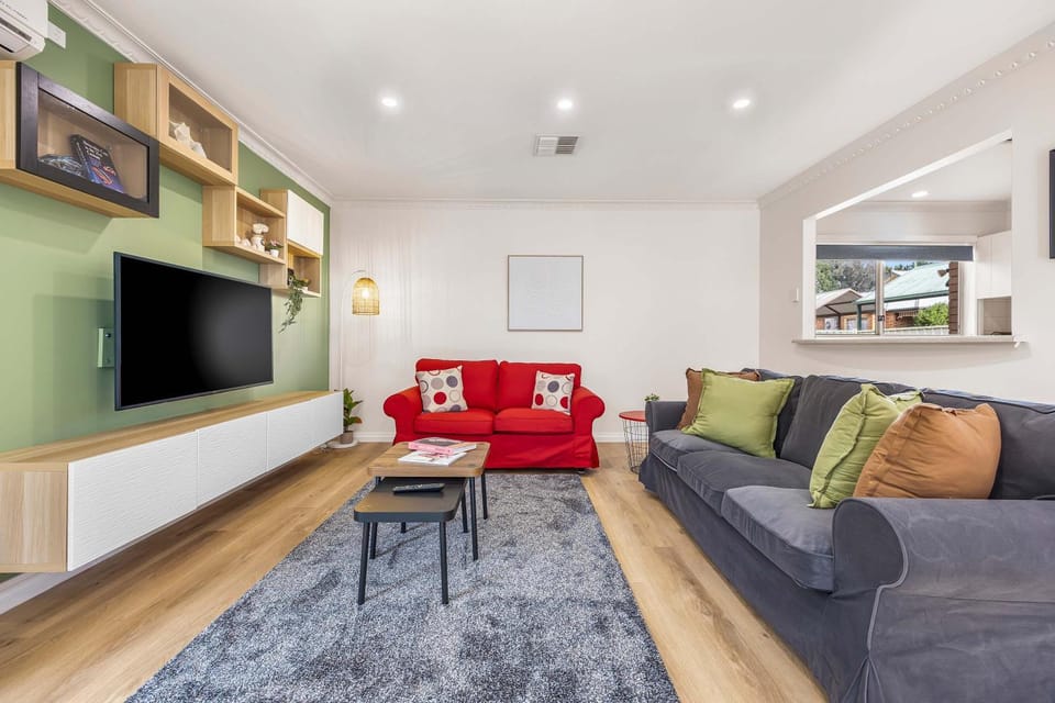 TV and multimedia, Living room, Seating area