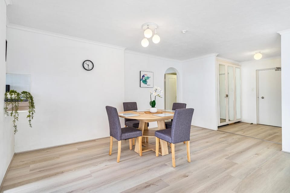 Kitchen or kitchenette, Living room, Seating area