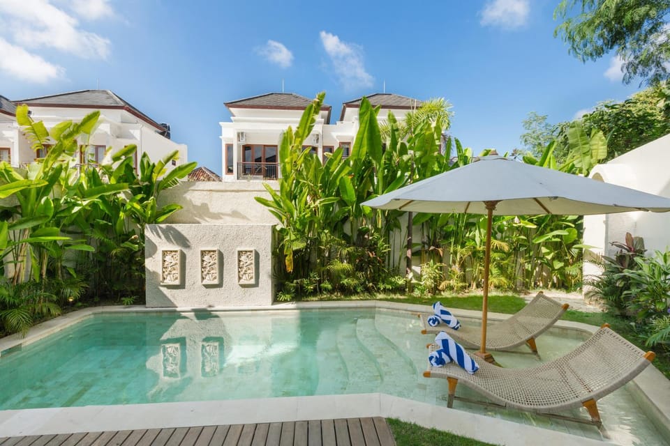 Swimming pool, Swimming pool, sunbed
