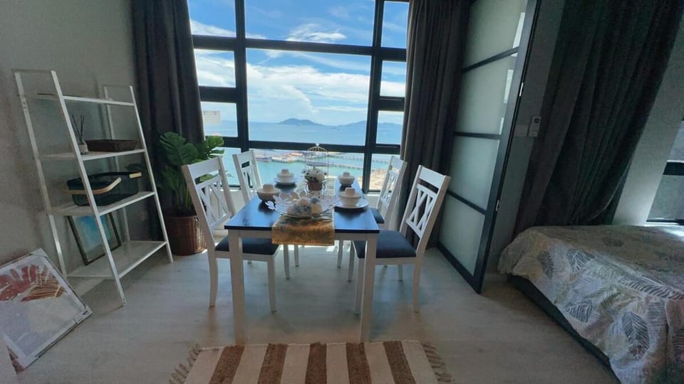 View (from property/room), Dining area, Sea view, Sea view