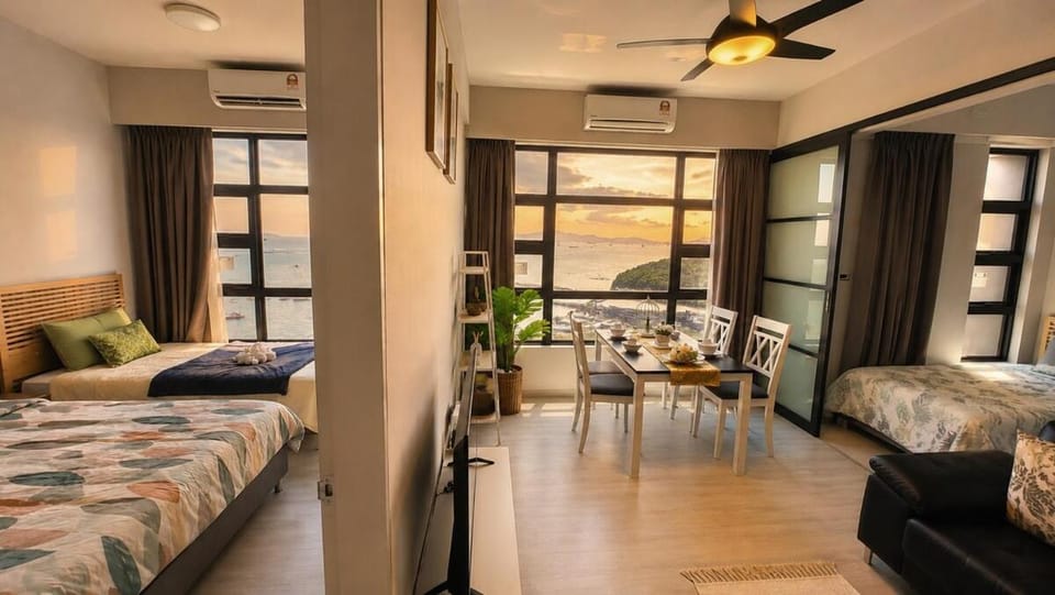 Bed, Natural landscape, View (from property/room), Living room, Photo of the whole room, Sea view, Sea view