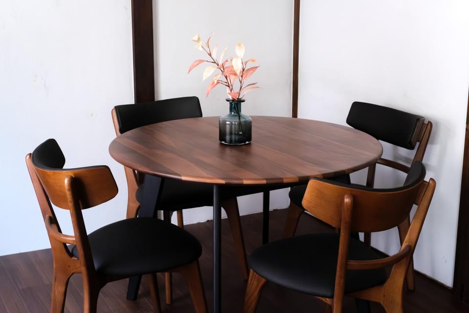 Living room, Seating area, Dining area