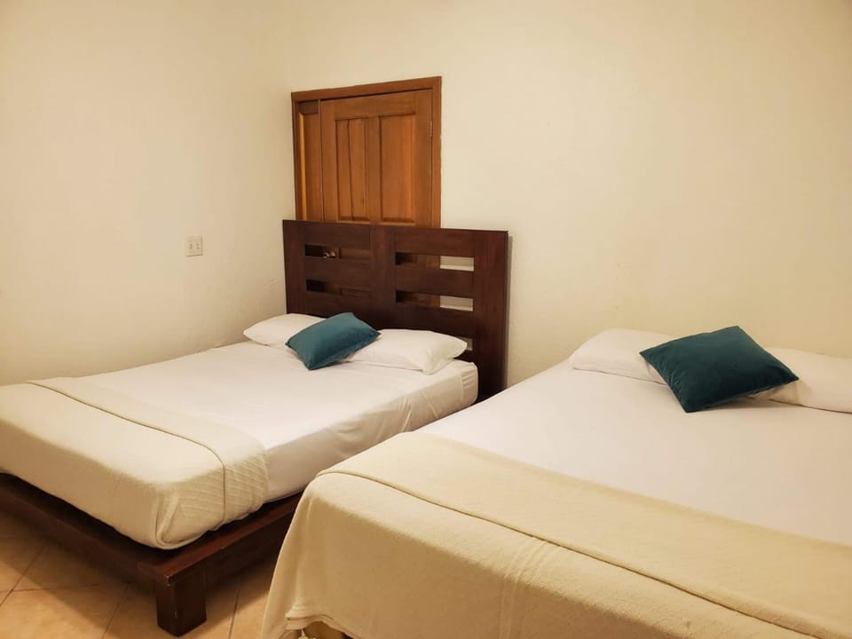 West End Triple Room with Private Bathroom Vacation rental in West End