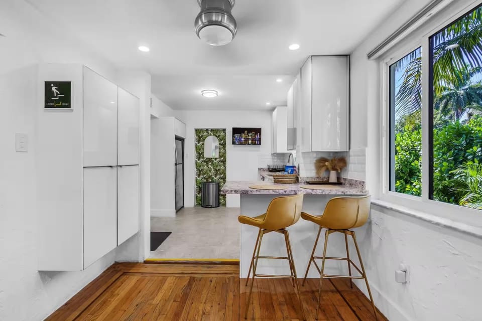 Villa Veloria, Spacious 8BR Oasis with Private Pool Villa in Miami Shores