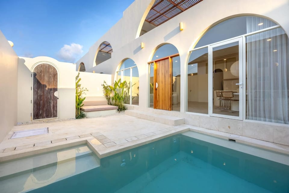 Patio, Day, Natural landscape, Garden, Pool view, Swimming pool, Swimming pool, sunbed