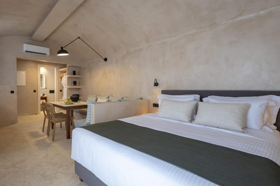 Avelyra Cove Apartment in Perissa