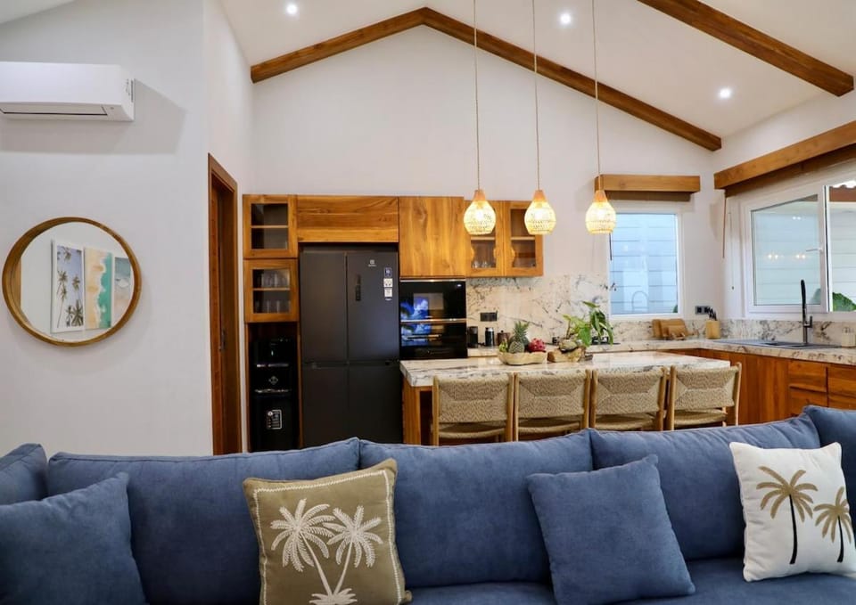 Kitchen or kitchenette, Seating area, Dining area, oven, stove, air conditioner