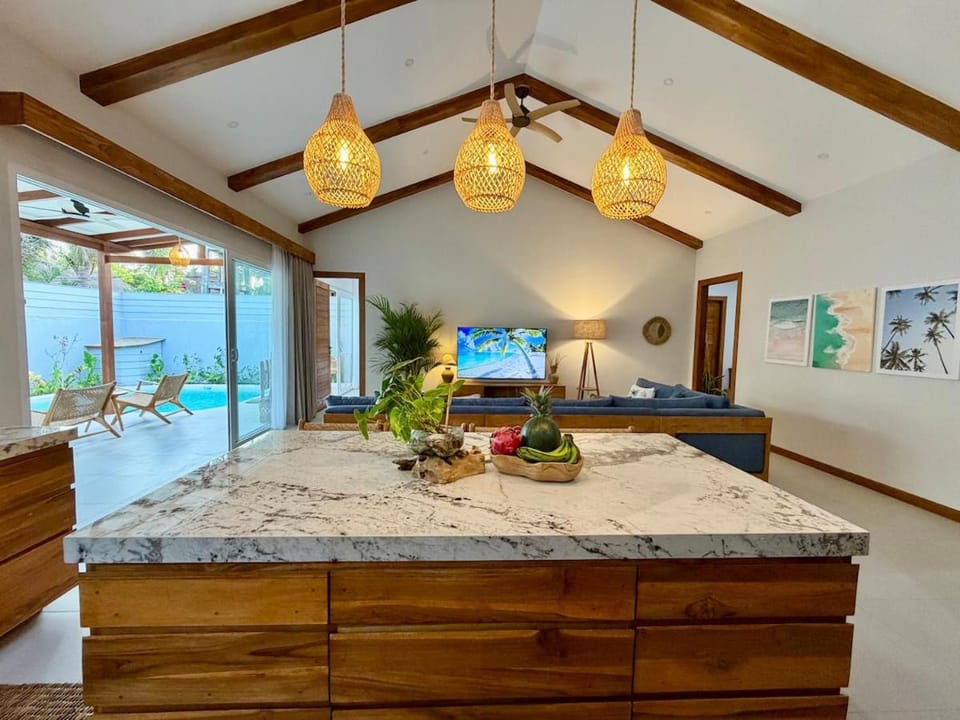 TV and multimedia, Balcony/Terrace, Kitchen or kitchenette, Living room, Pool view, Swimming pool