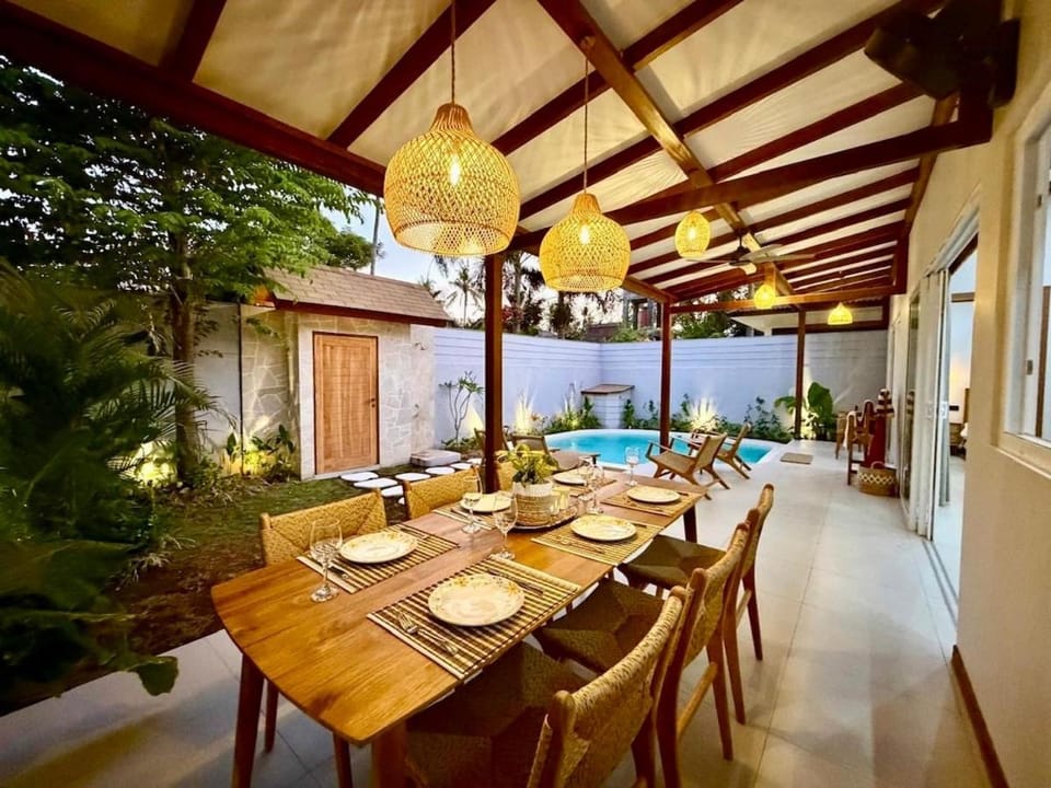 Balcony/Terrace, Seating area, Dining area, Garden view