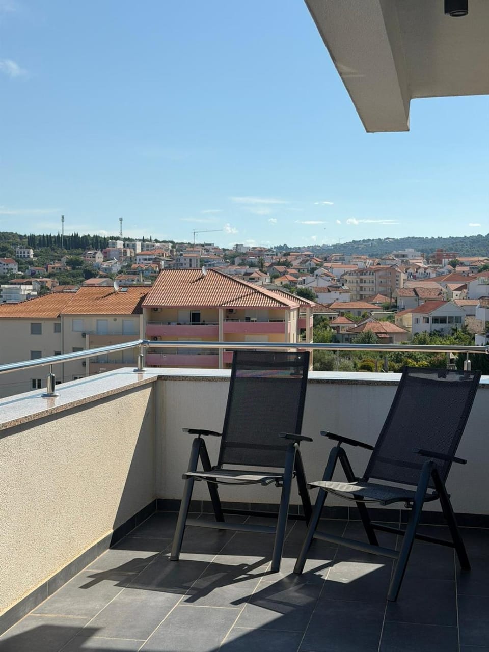 Luxury apartment PRONOIA with swimming pool Apartment in Okrug Gornji