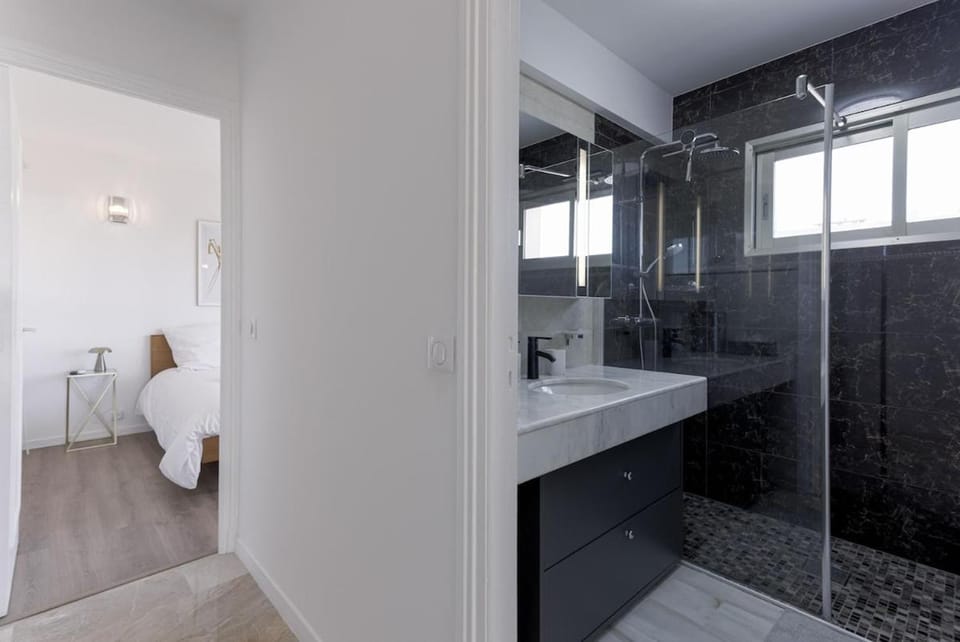 L'Ecrin D'Azur - Vue Mer - City Center - Clim Apartment in Cannes