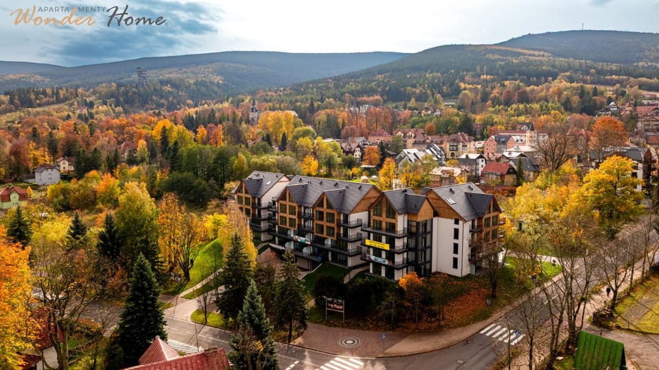 Property building, Off site, Natural landscape, Bird's eye view, View (from property/room), Mountain view