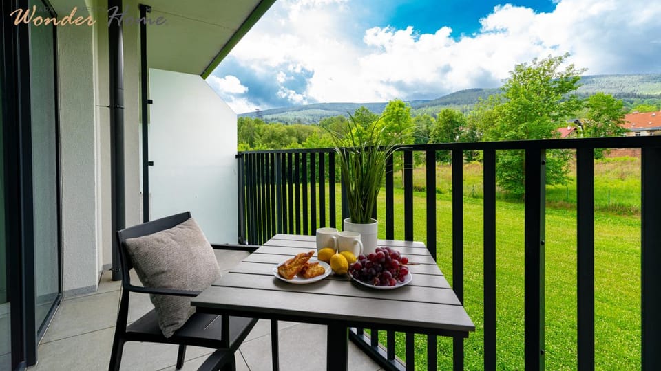 View (from property/room), Balcony/Terrace, Mountain view