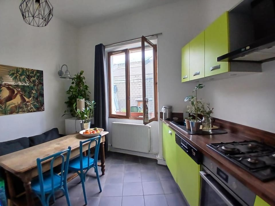 Dining area, kitchen