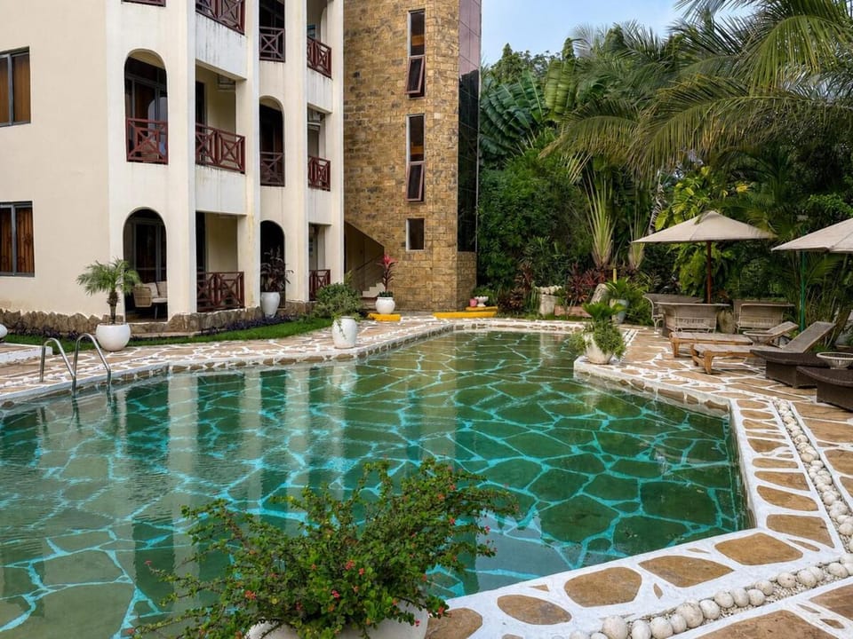 Swimming pool