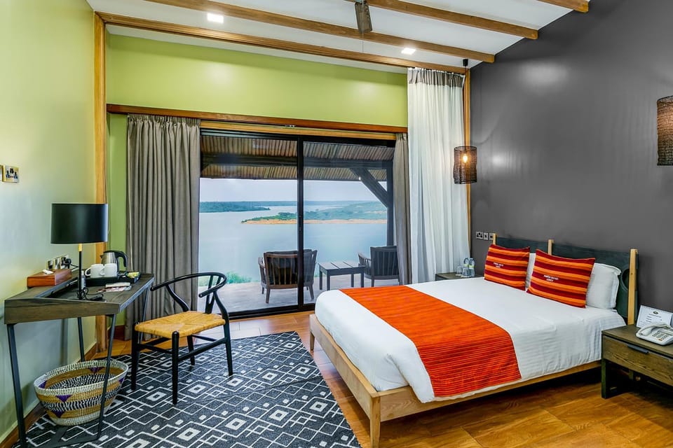 Bed, Natural landscape, Photo of the whole room, Bedroom, Lake view, River view, hair dresser
