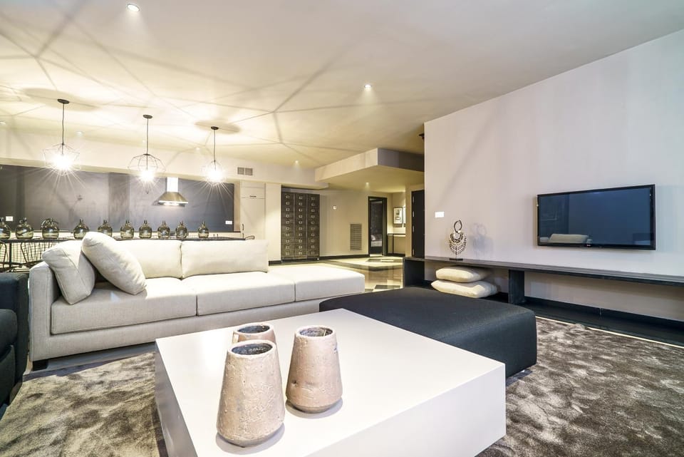 Communal lounge/ TV room, TV and multimedia, Living room, Seating area