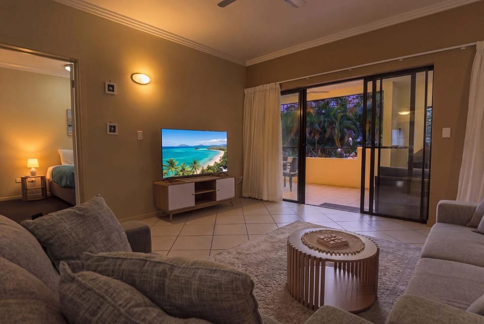 Bayside Harbour Retreat Apartment in Townsville