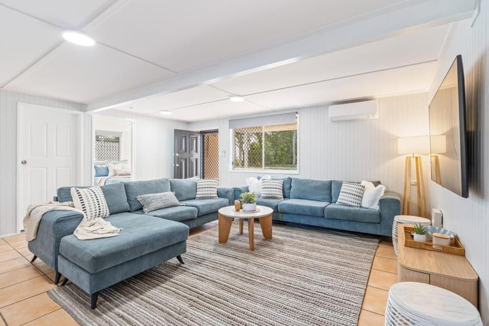 Beachfront Family Splash House - Sleeps 16 House in Hervey Bay
