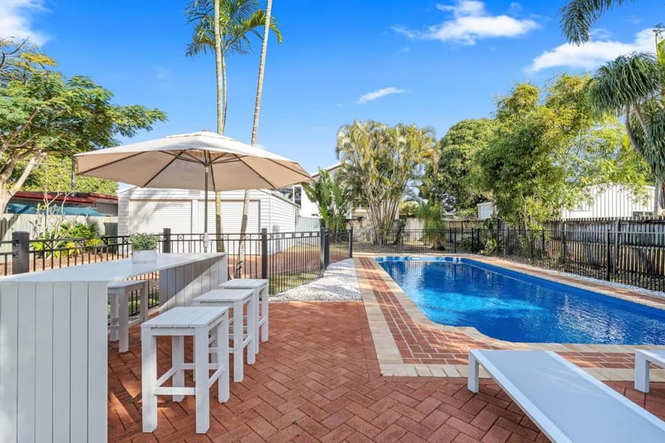 Beachfront Family Splash House - Sleeps 16 House in Hervey Bay