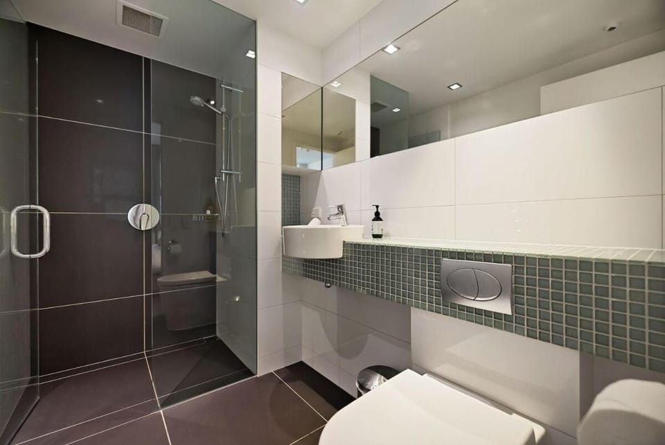 Lakeview Luxury Alpine Retreat Apartment in Queenstown