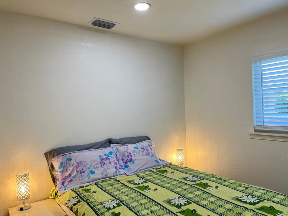 全新装修设备齐全拎包入住三間卧室二間浴室的独立别墅 Apartment in Rialto