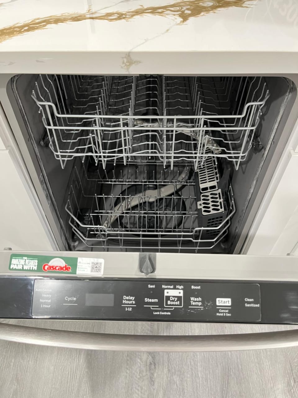全新装修设备齐全拎包入住三間卧室二間浴室的独立别墅 Apartment in Rialto