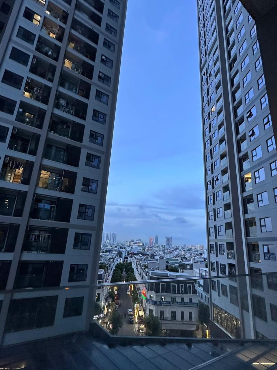 Luxury 2BR Fully Furnished Apartment - Hoang Huy Commerce Apartment in Vietnam