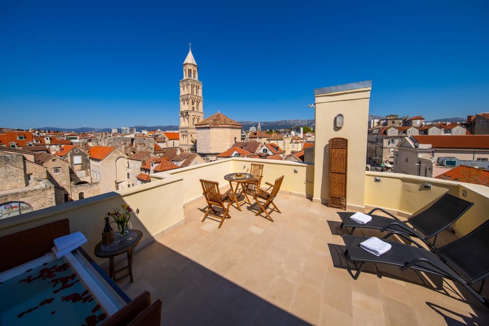 Day, View (from property/room), Balcony/Terrace, City view