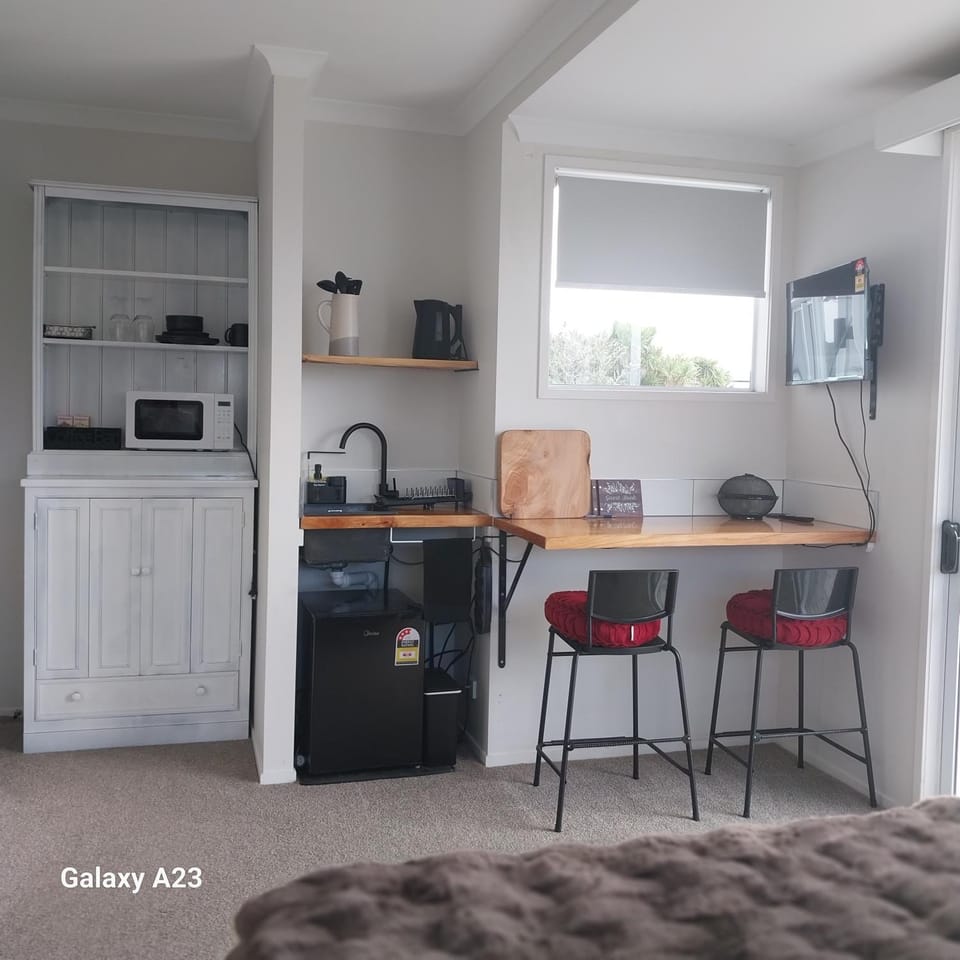 Dune Lake Beach Studio Bed and Breakfast in Northland
