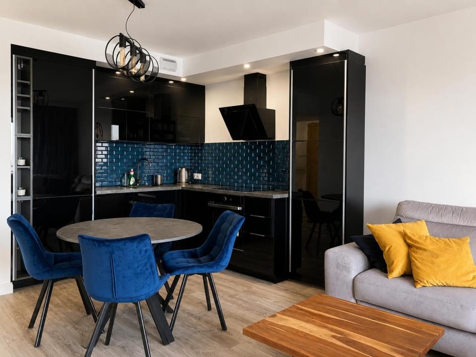 Dining area, kitchen