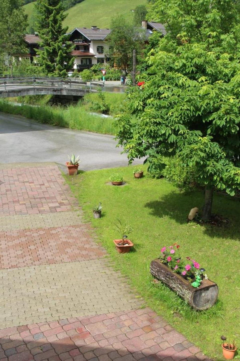 Off site, Natural landscape, Other, On site, Garden view, Area and facilities