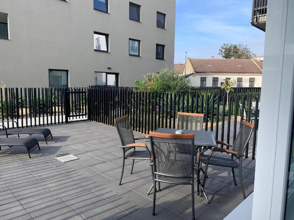 Balcony/Terrace, Balcony/Terrace