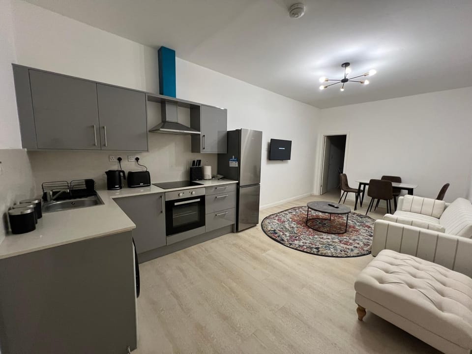 Apartment 3 by SJP - Central Kettering - Near Station - Sleeps 3 Apartment in Kettering