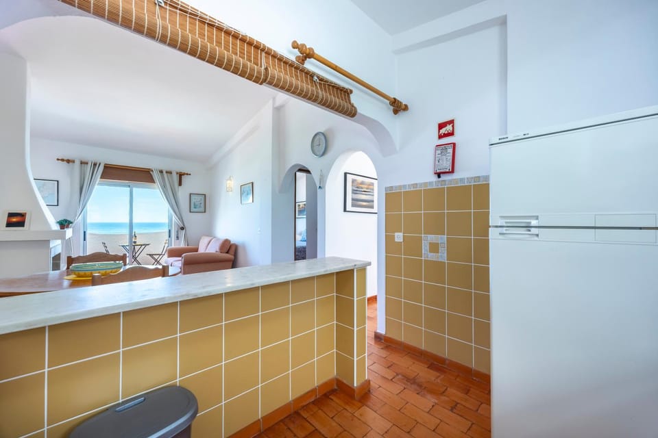 Incredible View T1 Salema 47 Apartment in Faro District