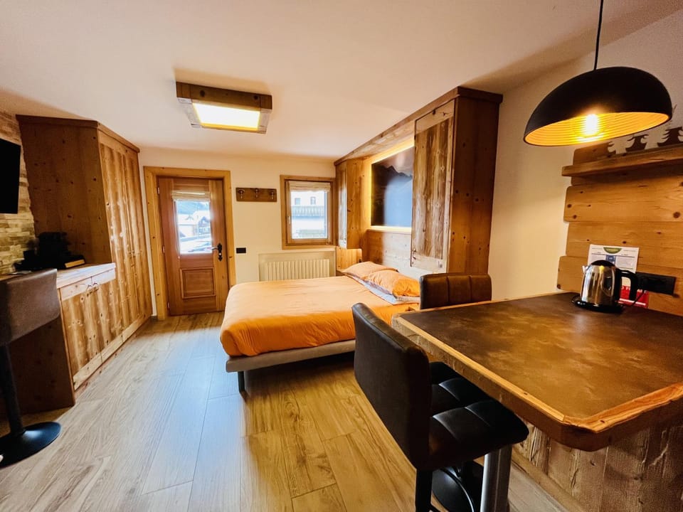 Living room, Bedroom