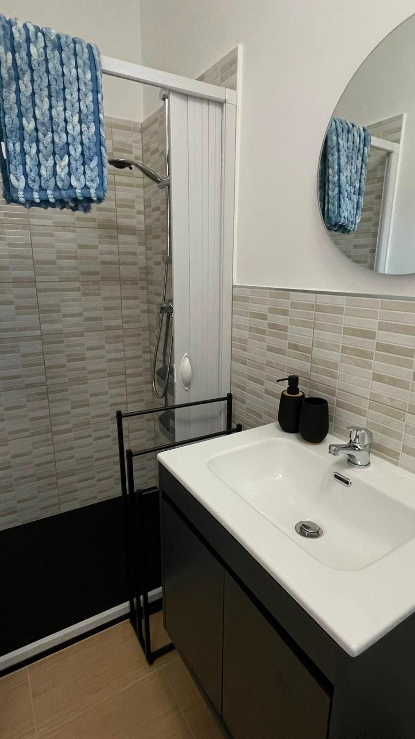 Shower, Bathroom