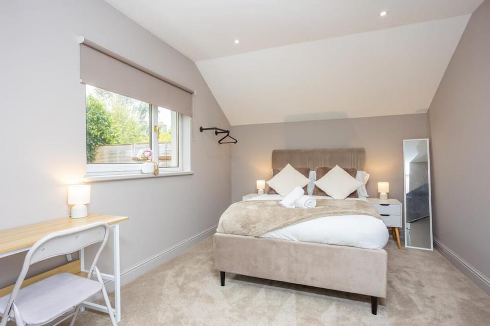 5Bed • Free Van Parking • No LEZ • Long Stay Rates House in Aberdeen