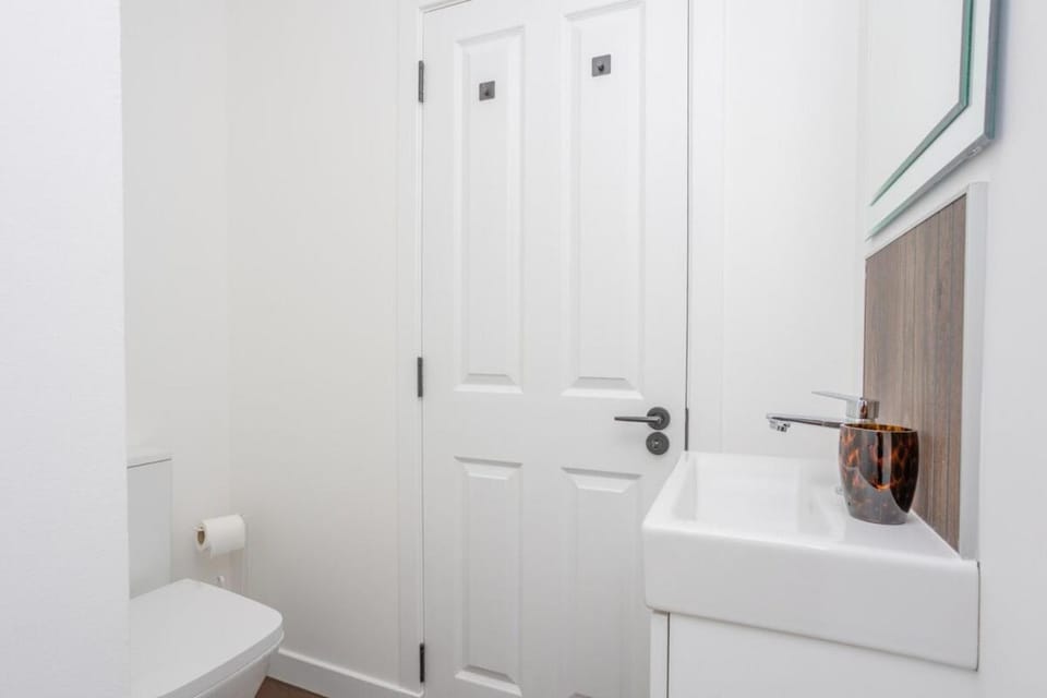 5Bed • Free Van Parking • No LEZ • Long Stay Rates House in Aberdeen