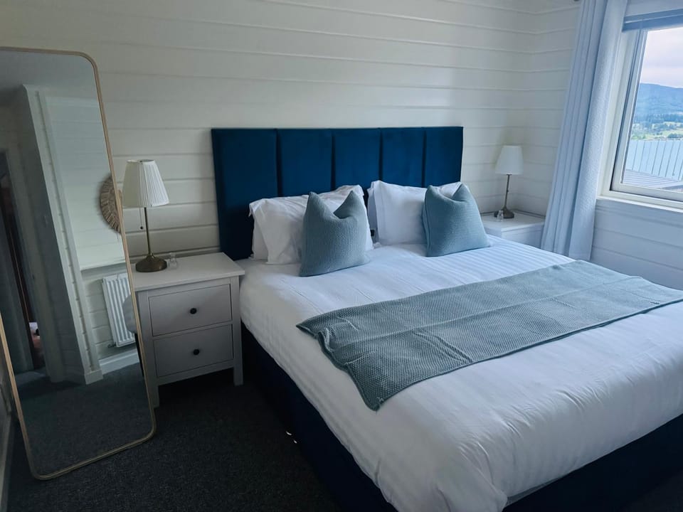 Bedroom, wardrobe