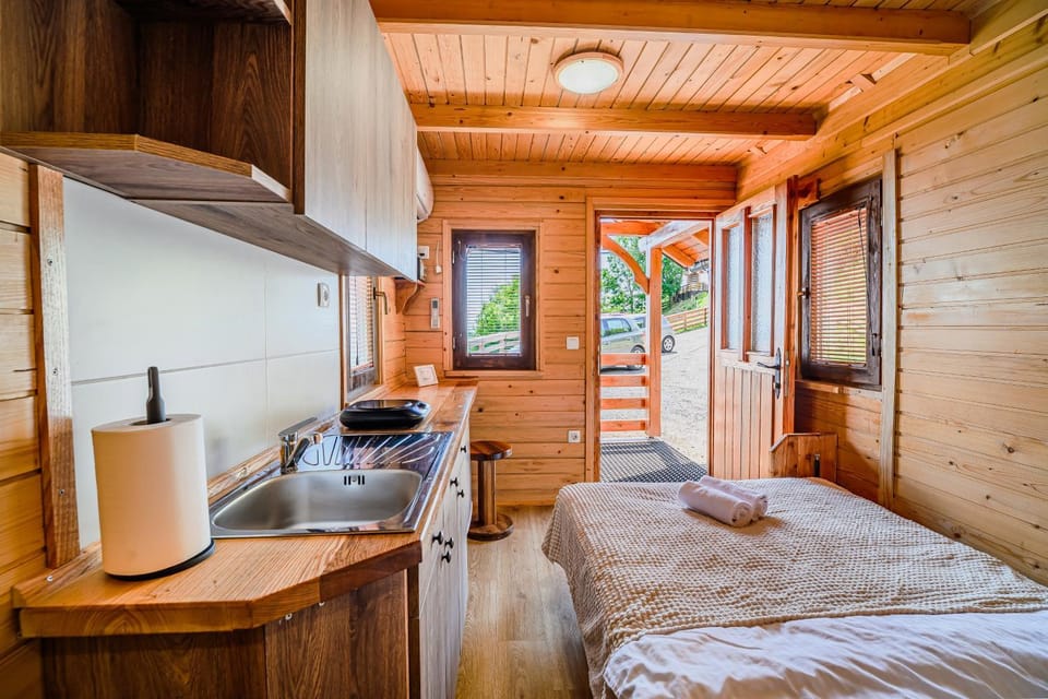Bed, Kitchen or kitchenette, Photo of the whole room, Bedroom