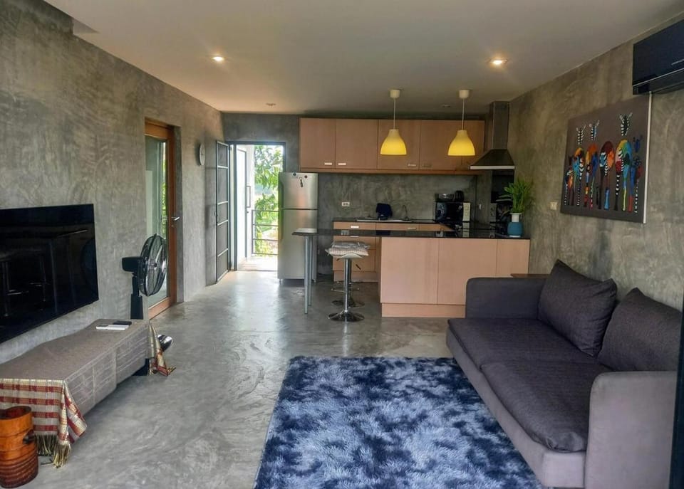 TV and multimedia, Kitchen or kitchenette, Living room, Seating area, Dining area, minibar, stove