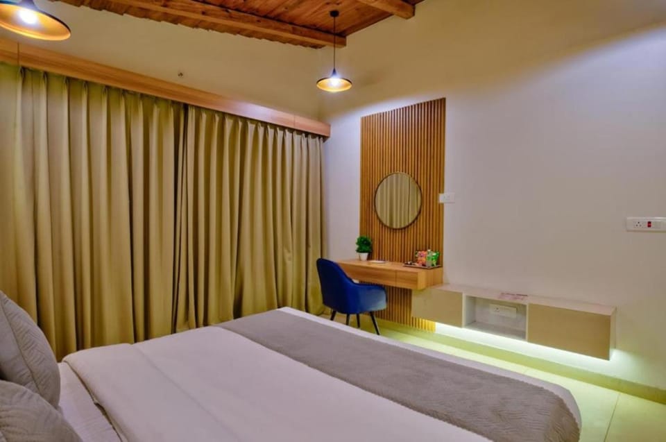 Angel Pink Resort With A River Access Hotel in Uttarakhand