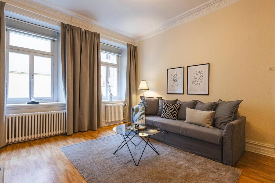 Urban Retreat in Vasastan Avenyn, Parks & Coffee Apartment in Gothenburg